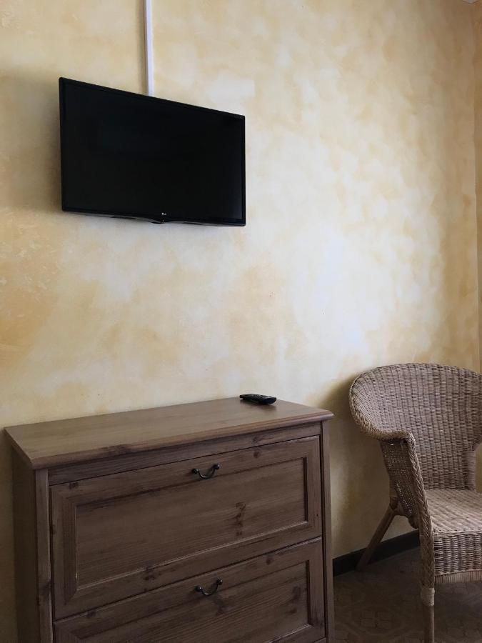 Albergo Villa Angela Тосколано Мадерно Екстериор снимка