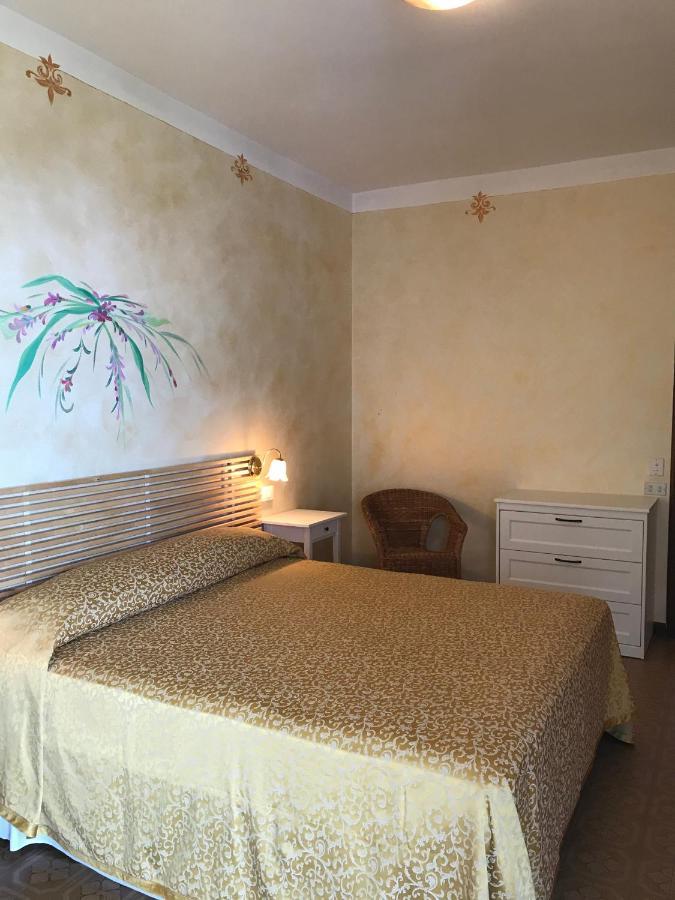 Albergo Villa Angela Тосколано Мадерно Екстериор снимка