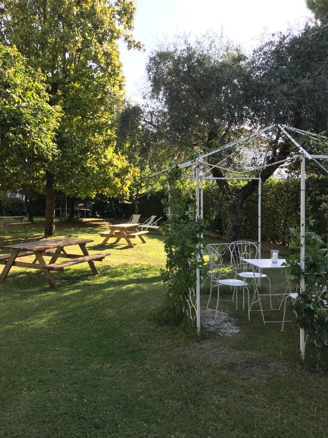 Albergo Villa Angela Тосколано Мадерно Екстериор снимка