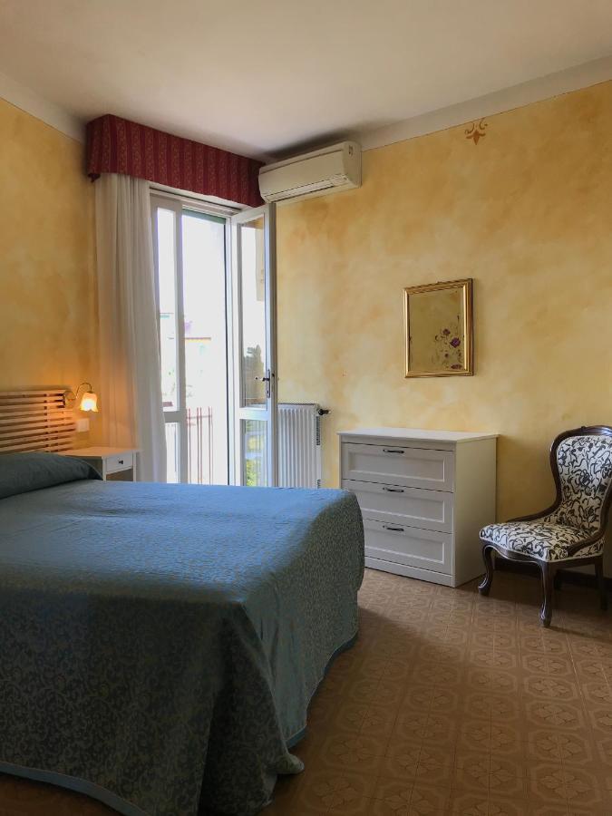 Albergo Villa Angela Тосколано Мадерно Екстериор снимка
