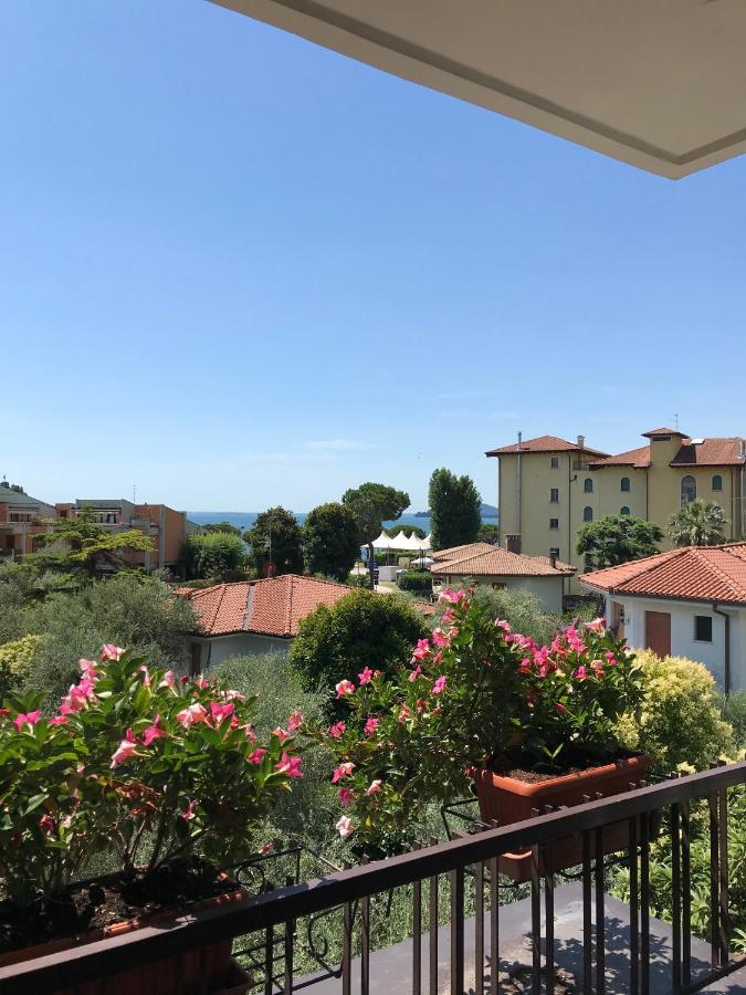 Albergo Villa Angela Тосколано Мадерно Екстериор снимка