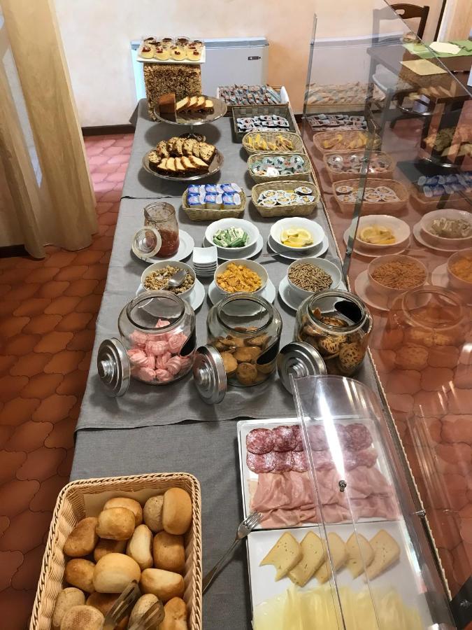 Albergo Villa Angela Тосколано Мадерно Екстериор снимка