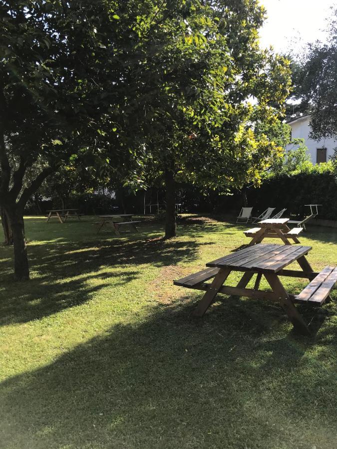Albergo Villa Angela Тосколано Мадерно Екстериор снимка