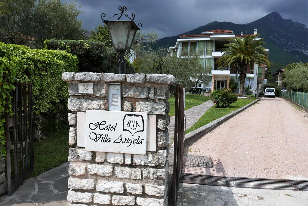 Albergo Villa Angela Тосколано Мадерно Екстериор снимка